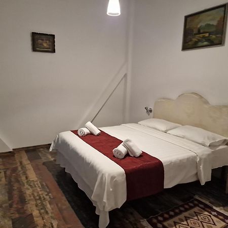 Ullysses Guest House Brassó Kültér fotó