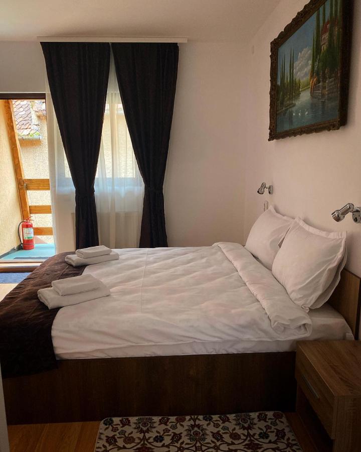 Ullysses Guest House Brassó Kültér fotó